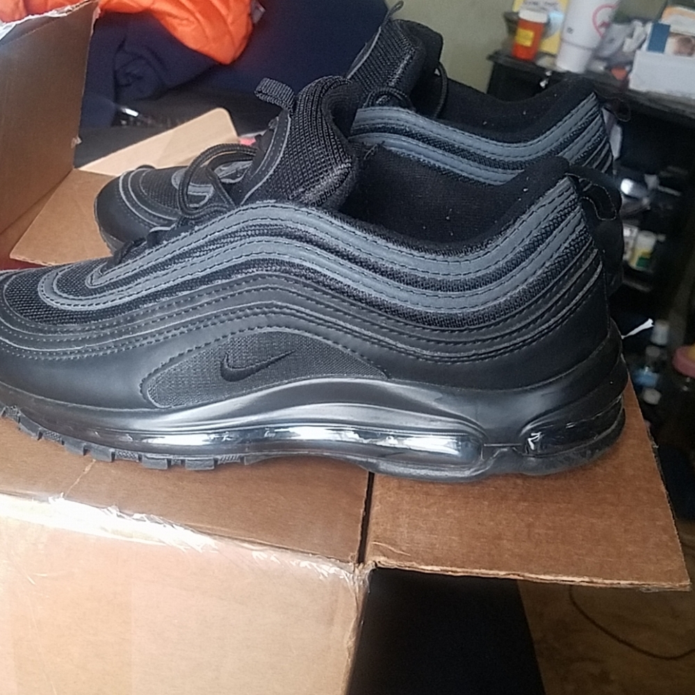 Men shoes size 10